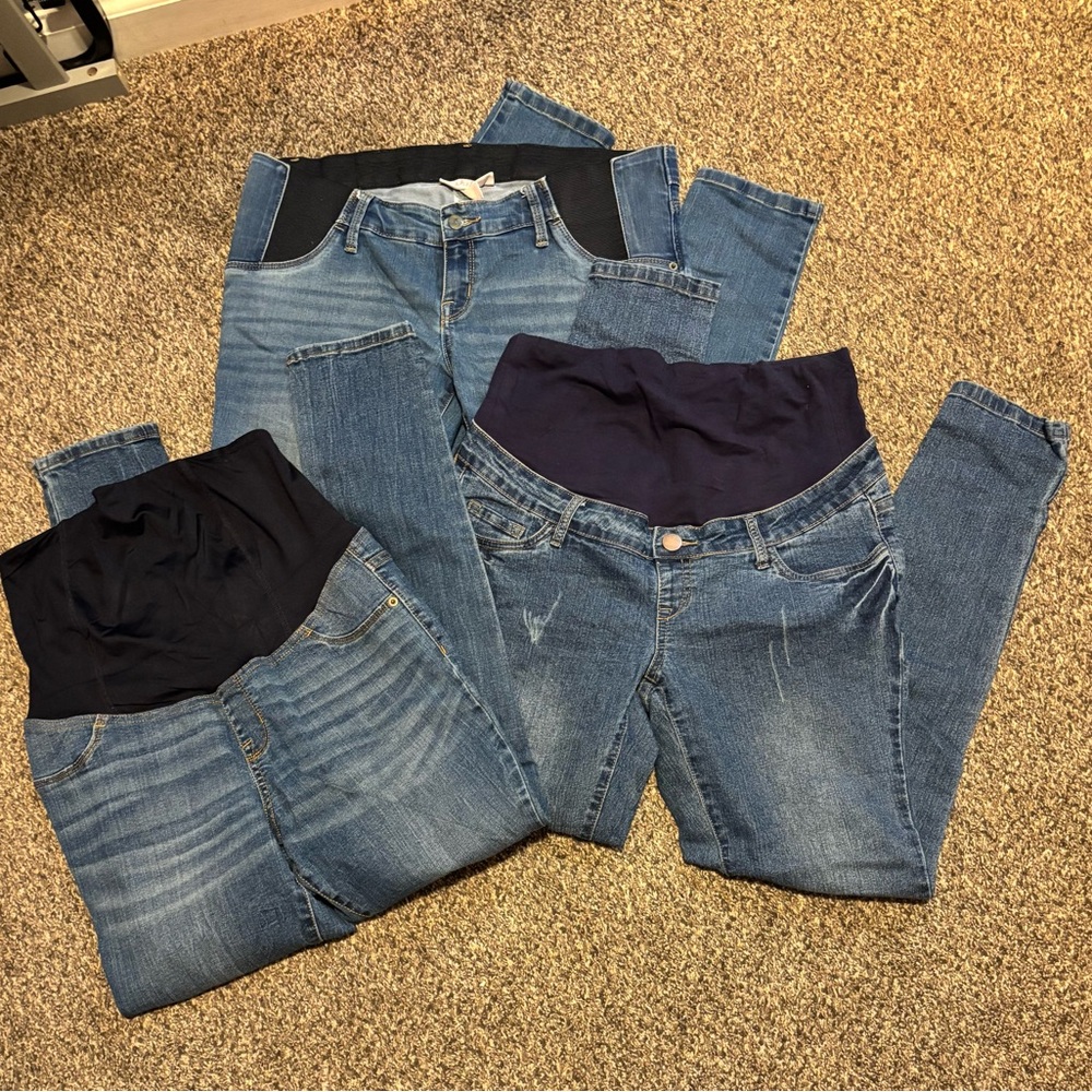 Women's Blue Maternity Jeans! Excellent condition!